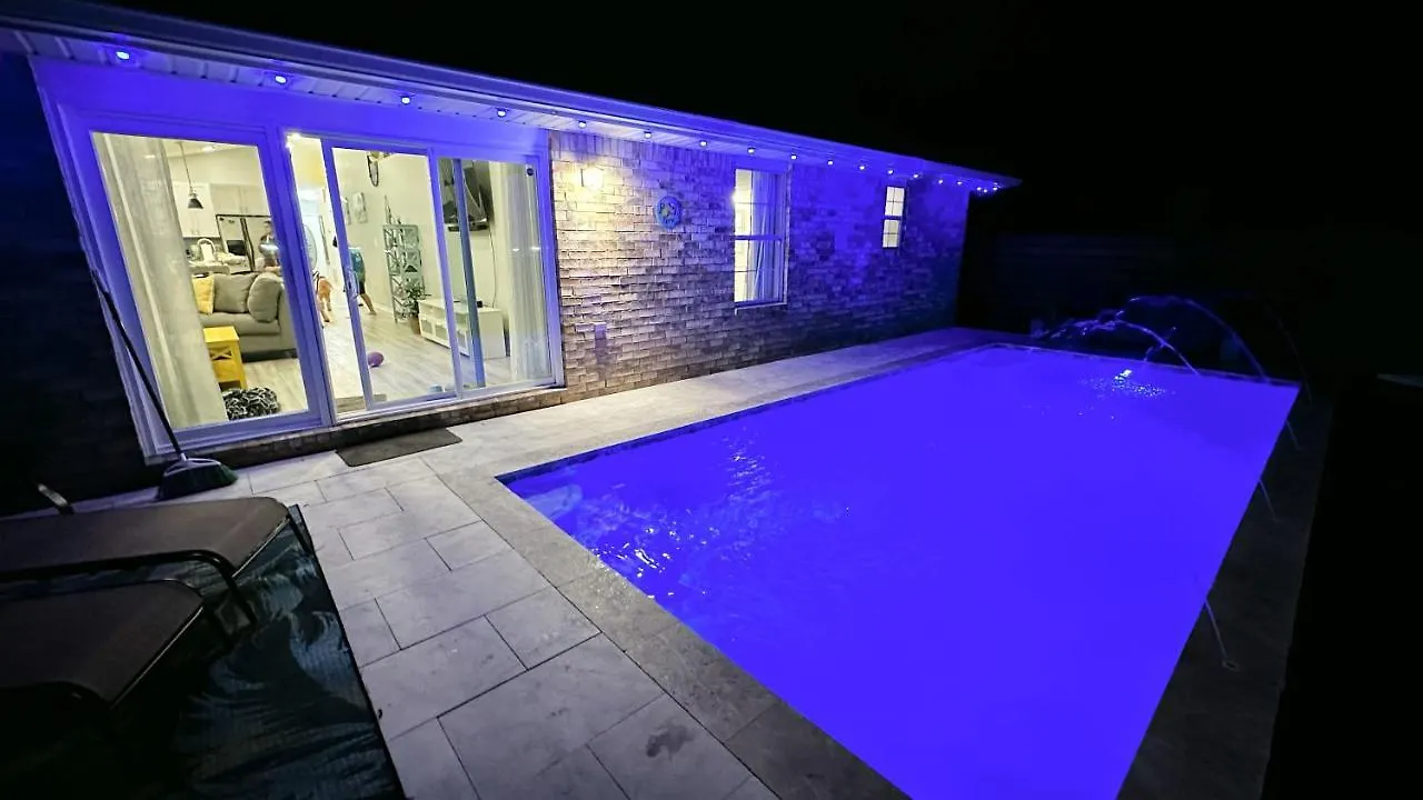 Luxurious Beach House, Private Heated Pool, Dedicated Office, Mins Walk To Beach & Shops Destin 0*,
